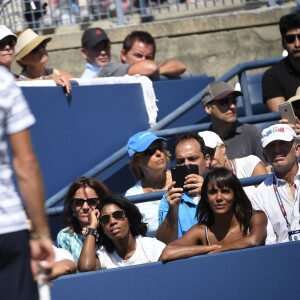 Shy'm assiste au match de Benoît Paire en huitième de finale de l'US Open, à l'USTA Billie Jean King National Tennis Center de Flushing dans le Queens à New York, le 6 septembre 2015