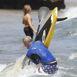 Eric Dane sur une plage à Los Angeles. Le 28 Août 2015