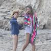 Eric Dane et sa femme Rebecca Gayheart à la plage de Malibu avec leurs filles Billie et Georgia le 21 août 2015.