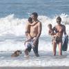 Exclusif - Gisele Bündchen avec son mari Tom Brady et leurs enfants Vivian et Benjamin en vacances sur une plage du Costa Rica le 15 mars 2014.