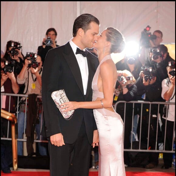 Gisele Bündchen et Tom Brady à la soirée annuelle Metropolitan Museum of Art's Costume Institute Gala le 5 mai 2008