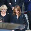 Eva Joly et sa fille Caroline - Sortie des obsèques de Sylvie Joly en l'église Saint-Sulpice à Paris. Le 9 septembre 2015.