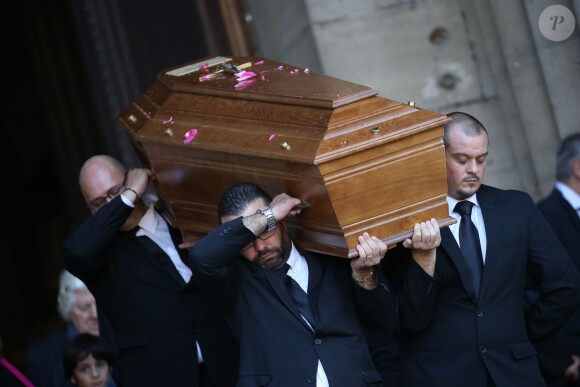 Sorties des obsèques de Sylvie Joly en l'église Saint-Sulpice à Paris le 9 septembre 2015
