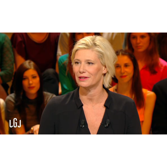 La nouvelle coiffure de l'animatrice Maïtena Biraben dans "Le grand journal" de Canal+ a beaucoup fait parler. L'animatrice a tenu à répondre, avec humour, à ses détracteurs.