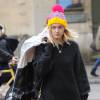 Fearne Cotton, un bonnet aux couleurs acidulées, se promène dans les rues de Londres. Le 17 décembre 2014