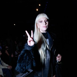 Lady Gaga assiste au défilé Alexander Wang (collection printemps-été 2016) au Pier 94. New York, le 12 septembre 2015.
