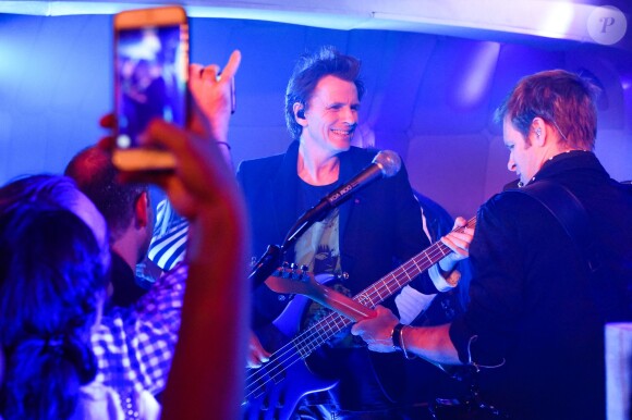 Le groupe Duran Duran anime la soirée de lancement de la collection de parfums Michael Kors Gold au Boom Boom Boom, à l'hôtel The Standard. New York, le 13 septembre 2015.