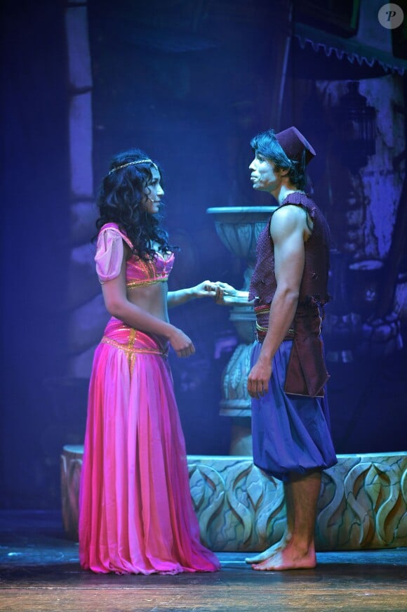 Kaïna Blada, Alexis Loizon - Showcase du spectacle musical "Aladin Faites un Voeu !" (à partir du 17 octobre) au Théâtre Comédia, à Paris le 16 septembre 2015.