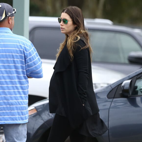 Exclusif - Jessica Biel enceinte sur le tournage de"The Devil And The Deep Blue Sea" à la Nouvelle Orleans le 20 février 2015.