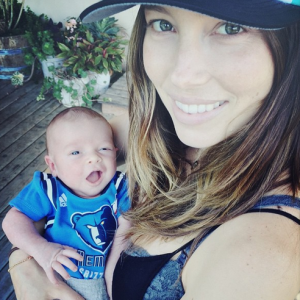 Jessica Biel et son fils Silas sur Instagram.