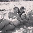 Danielle Milian enceinte lors d'une journée à la plage en famille / photo postée sur Instagram.