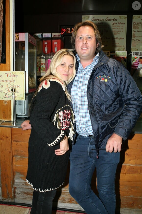 Exclusif - Sophie Favier et son compagnon Bruno Proost, au parc d'attractions Le Royaume des Enfants, à Draveil, vendredi 4 septembre 2015.