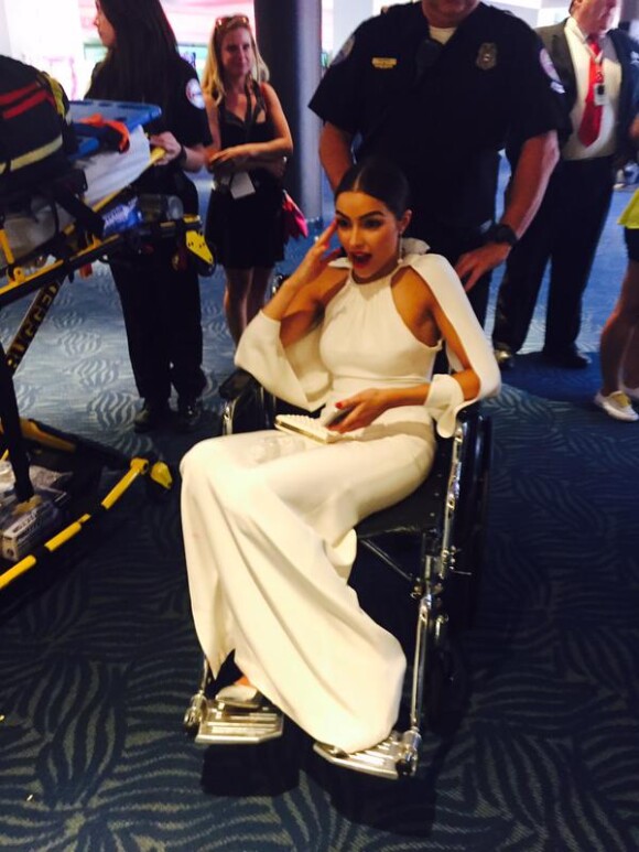 Olivia Culpo a fait un malaise lors de la 67e cérémonie des Emmy's Awards le 20 septembre 2015 à Los Angeles