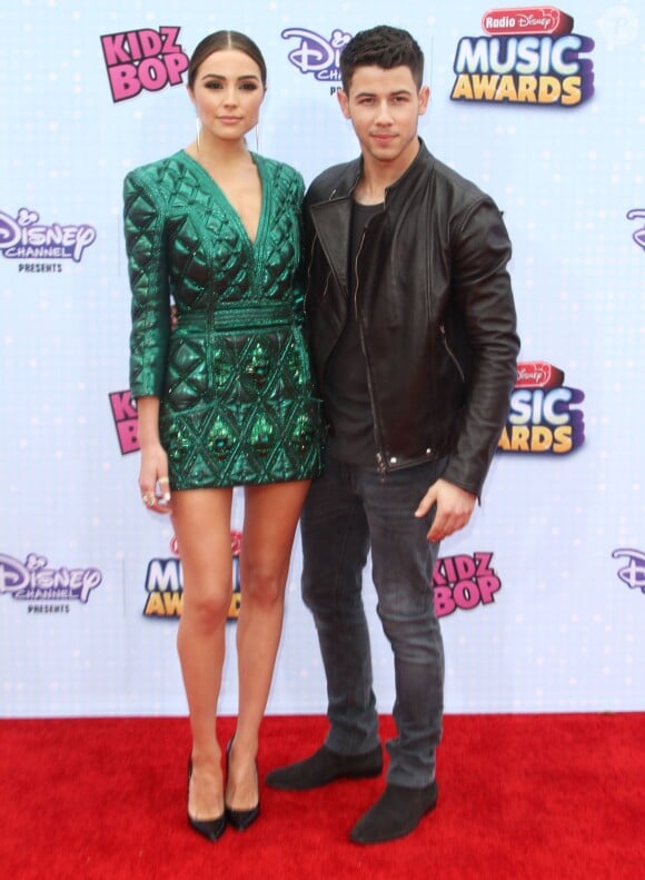 Nick Jonas et sa petite-amie Olivia Culpo - Cérémonie des Disney Music Awards à Los Angeles, le 25 avril 2015.