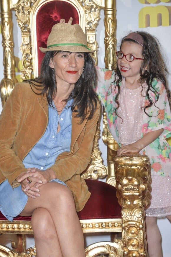 Romane Bohringer et sa fille Rose - Avant première du film "Les Minions" au Grand Rex à Paris le 23 juin 2015.