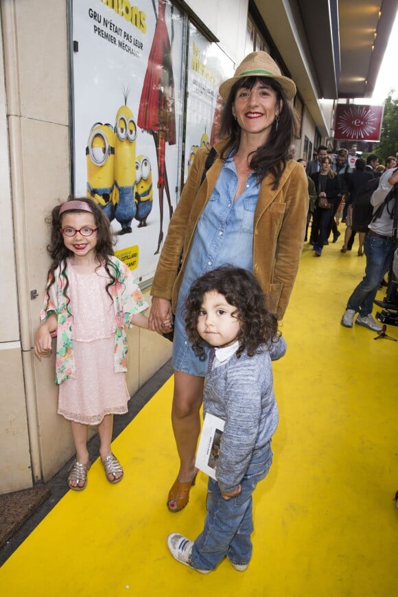 Romane Bohringer et ses enfants Raoul et Rose - Avant première du film "Les Minions" au Grand Rex à Paris le 23 juin 2015.