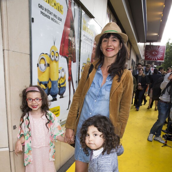 Romane Bohringer et ses enfants Raoul et Rose - Avant première du film "Les Minions" au Grand Rex à Paris le 23 juin 2015.