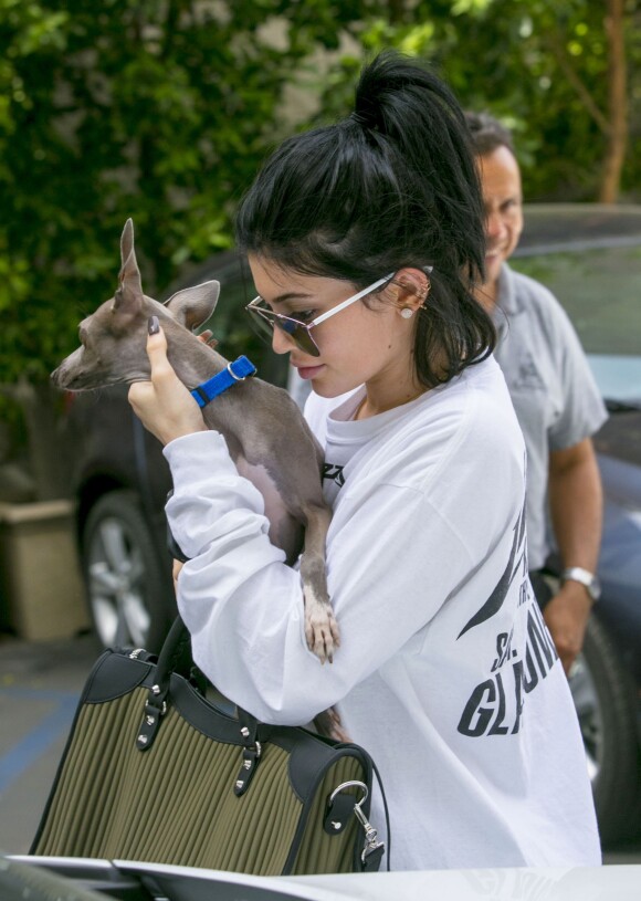 Kylie Jenner quitte l'institut de beauté Epione à Beverly Hills, le 21 septembre 2015.
