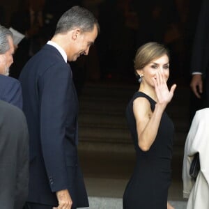 Letizia et Felipe VI d'Espagne présidaient le 22 septembre 2015 l'ouverture de la saison artistique au Teatro Real, l'Opéra de Madrid, où était donné Roberto Devereux de Donizetti.