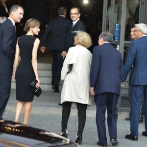 Letizia et Felipe VI d'Espagne présidaient le 22 septembre 2015 l'ouverture de la saison artistique au Teatro Real, l'Opéra de Madrid, où était donné Roberto Devereux de Donizetti.