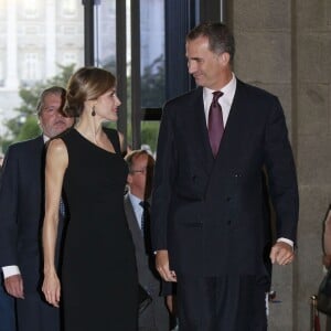 La reine Letizia et le roi Felipe VI d'Espagne présidaient le 22 septembre 2015 l'ouverture de la saison artistique au Teatro Real, l'Opéra de Madrid, où était donné Roberto Devereux de Donizetti.