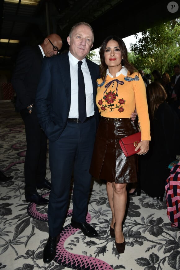 François-Henri Pinault et sa femme Salma Hayek - People au défilé Gucci pendant la fashion week de Milan le 23 septembre 2015.