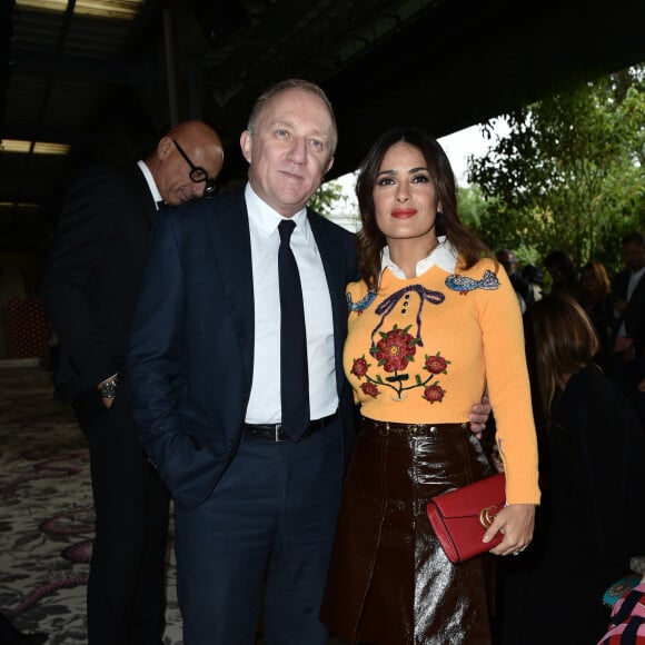 François-Henri Pinault et sa femme Salma Hayek - People au défilé Gucci pendant la fashion week de Milan le 23 septembre 2015.