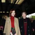 Karen Elson et Dakota Johnson - People au défilé Gucci pendant la fashion week de Milan le 23 septembre 2015.
