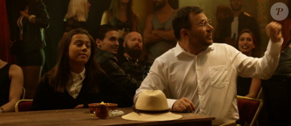 Kendji Girac dans le clip de "Me quemo", fin septembre 2015.