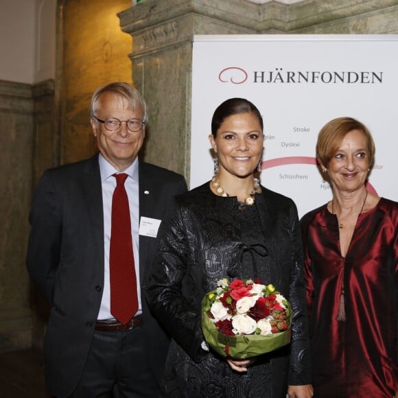 La princesse Victoria de Suède, enceinte, au gala de la Fondation du cerveau le 21 septembre 2015 à Stockholm.