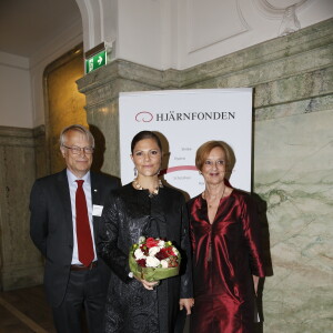 La princesse Victoria de Suède, enceinte, au gala de la Fondation du cerveau le 21 septembre 2015 à Stockholm.