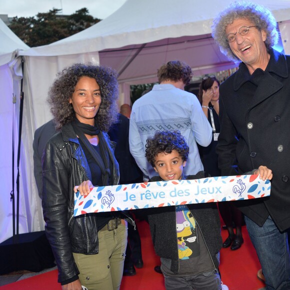 Élie Chouraqui, sa femme Isabel Sulpicy et son fils César - Rassemblement pour le lancement de la campagne "Je rêve des Jeux" pour la candidature de "Paris 2024" pour les Jeux Olympiques à Paris le 25 septembre 2015.