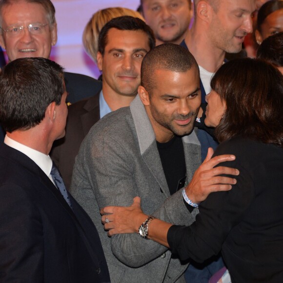 Manuel Valls, Tony Parker, Anne Hidalgo - Rassemblement pour le lancement de la campagne "Je rêve des Jeux" pour la candidature de "Paris 2024" pour les Jeux Olympiques à Paris le 25 septembre 2015.