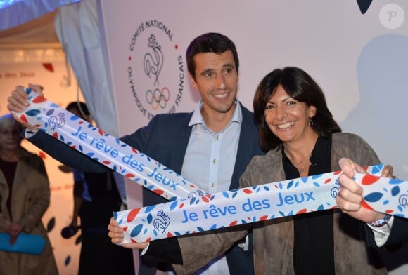 Tony Estanguet et Anne Hidalgo - Rassemblement pour le lancement de la campagne "Je rêve des Jeux" pour la candidature de "Paris 2024" pour les Jeux Olympiques à Paris le 25 septembre 2015.