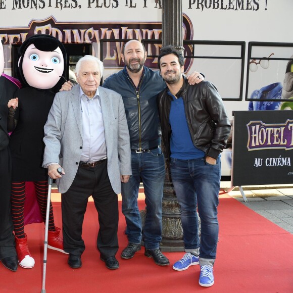 Michel Galabru, Kad Merad et Alex Goude - Avant-première du film "Hôtel Transylvanie 2" à Paris, le 27 septembre 2015.