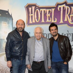 Michel Galabru, Kad Merad et Alex Goude - Avant-première du film "Hôtel Transylvanie 2" à Paris, le 27 septembre 2015.