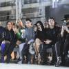 Heidi Klum, Geordon Nicol, Leigh Lezark et Joe Jonas assistent au défilé Versace (collection printemps-été 2016) à la Piazza VI Febbraio. Milan, le 25 septembre 2015.