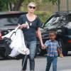 Exclusif - Charlize Theron fait du shopping au Bristol Farms avec ses enfants Jackson et August à Hollywood, le 12 septembre 2015