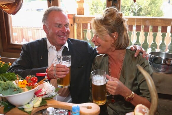 Karl-Heinz Rummenigge et sa femme Martina lors de l'Oktoberfest à Munich, le 30 septembre 2015.