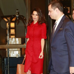 Amal Alamuddin Clooney se promène dans les rues de New York, le 30 septembre 2015.
