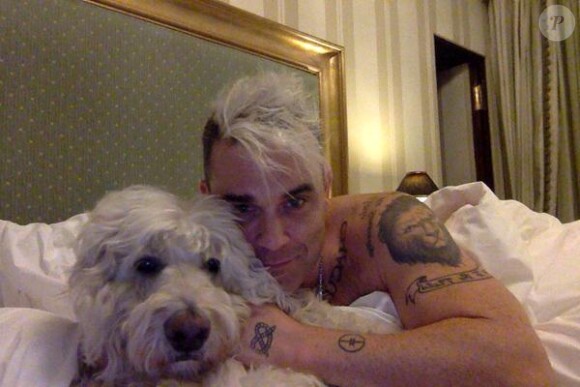 Robbie Williams et son chien Spencer / photo postée sur le compte Twitter de Spencer.
