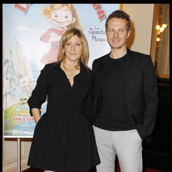 Amanda Sthers et Sinclair à la générale de Lili Lampion au Théâtre de Paris, le 6 novembre 2011