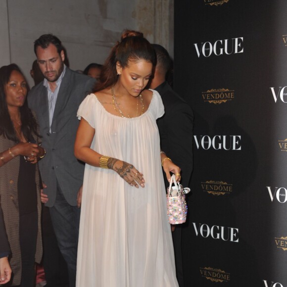 Rihanna assiste à la soirée des 95 ans du magazine Vogue Paris, avenue d'Iéna. Paris, le 3 octobre 2015.