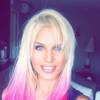 Adixia (Les Ch'tis) a dévoilé une nouvelle coiffure colorée et a fait gonfler ses lèvres. Juillet 2015.