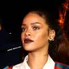 Rihanna va dîner au restaurant Jules Verne à Paris le 4 octobre 2015