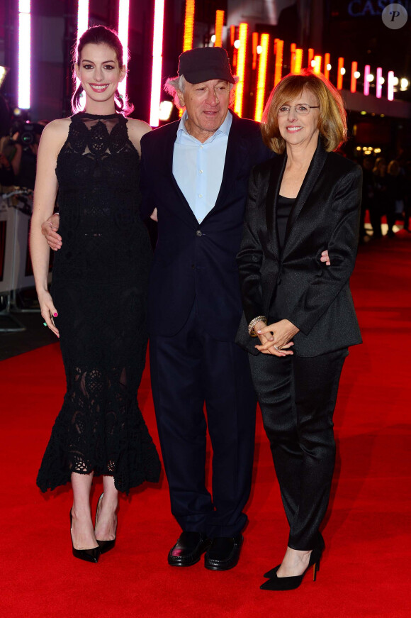 Anne Hathaway, Robert De Niro et Nancy Meyers  - Avant-première du film "Le Nouveau Stagiaire" à Londres. Le 27 septembre 2015