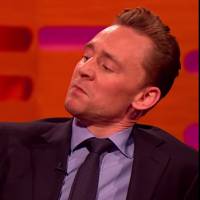 Tom Hiddleston imite Robert de Niro... devant Robert de Niro : Hilarant !