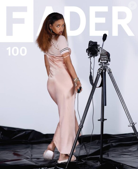 Rihanna en couverture du nouveau numéro du magazine The FADER. Photo par Renata Raksha.