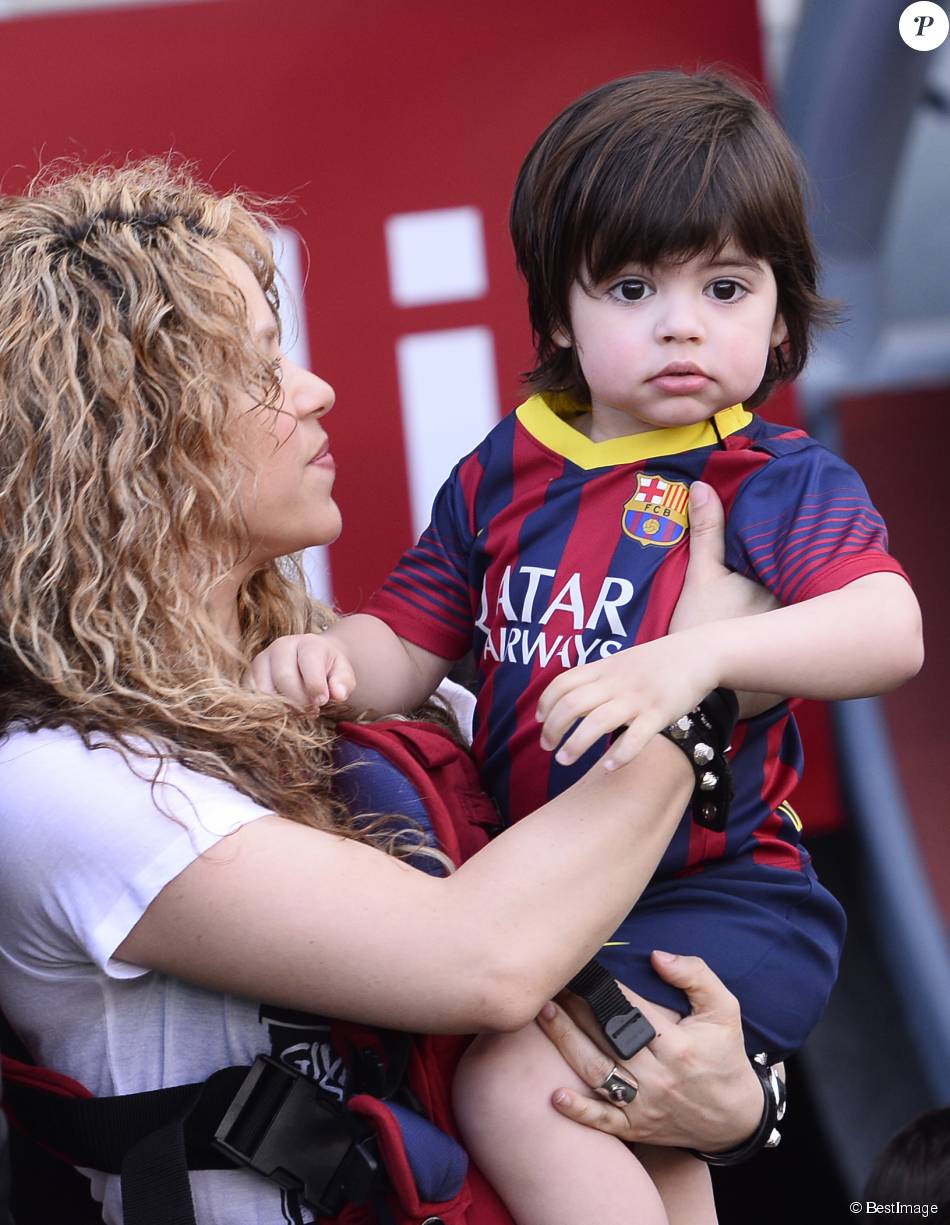 Shakira, avec ses enfants Milan (2 ans) et Sasha (3