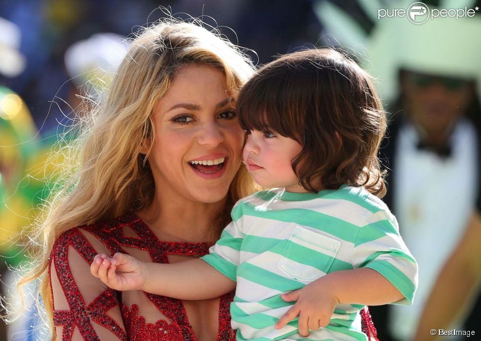 Shakira et son petit Milan : La maman star veut qu'il apprenne... sept